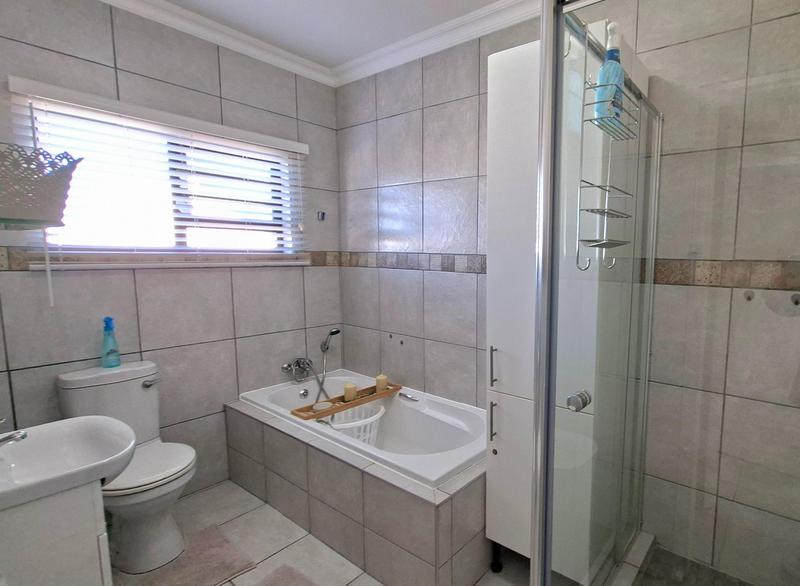 2 Bedroom Property for Sale in Tergniet Western Cape